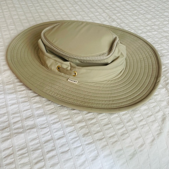 Men’s Tilley LTM6 Airflo Broad Brim Hat in Khaki/Olive (Med 7 1/8) - Picture 5 of 5